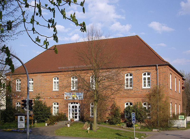 800px-Haus-der-Natur-Cismar.jpg